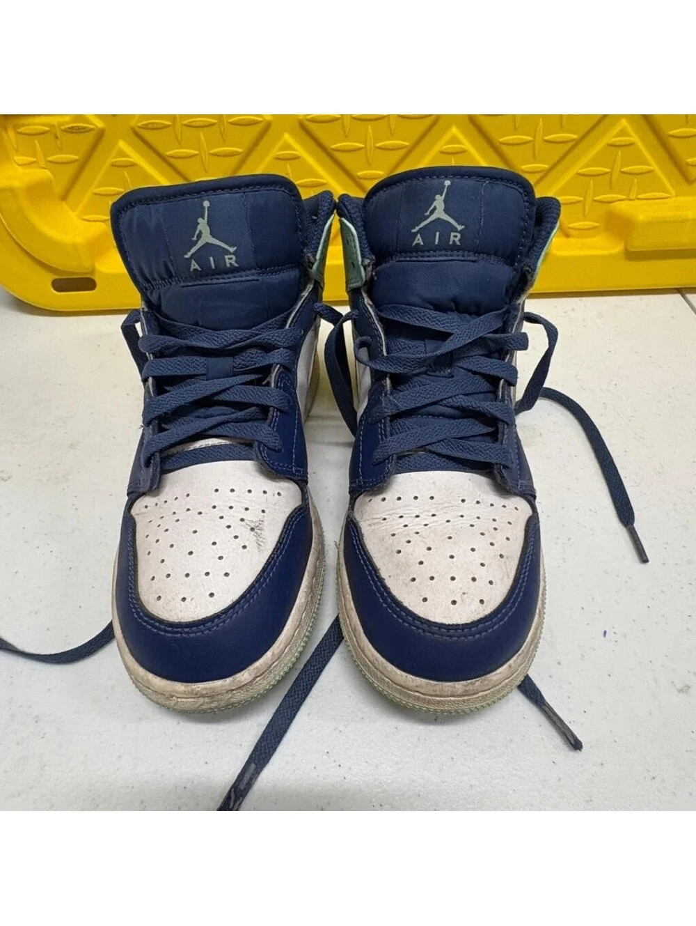 Nike Air Jordan 1 Mid GS Mystic Navy Mint Foam 554725-413 Size 6.5Y Sneakers